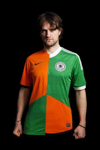 Heraldy Example: Test description