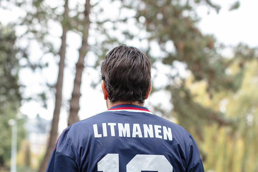 Player Photo: Jari Litmanen