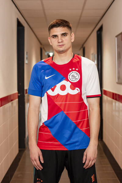 Player Photo: Razvan Marin