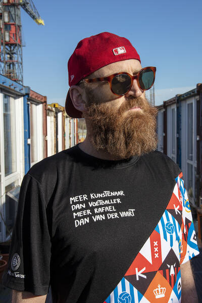 Product Photo: Rafael