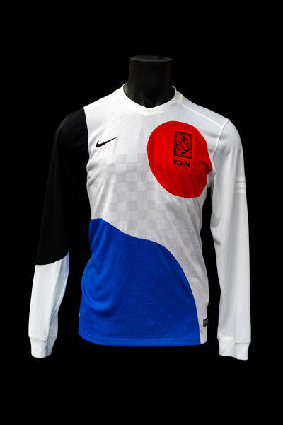 Project Photo: Blood in Blood Out x Nivelcrack x Korea [EXHIBITION]