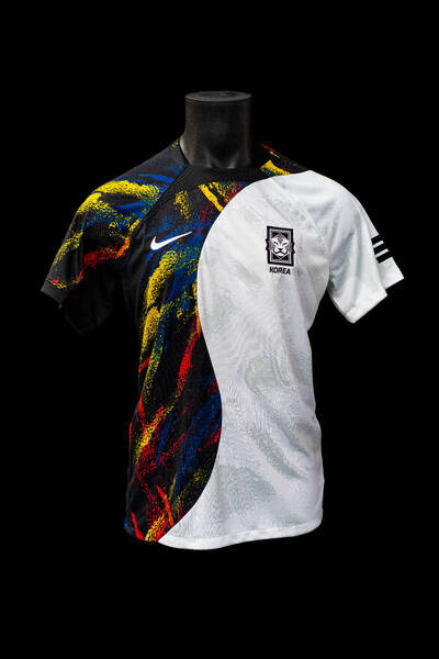 Project Photo: Blood in Blood Out x Nivelcrack x Korea [EXHIBITION]